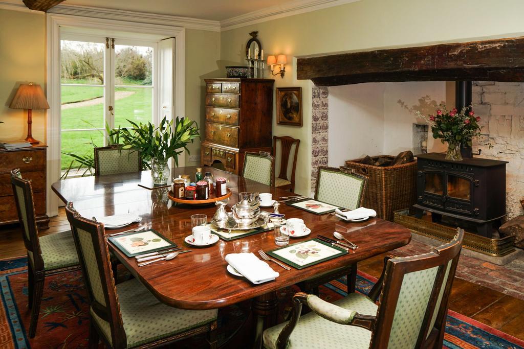 Coxley House Bed & Breakfast Уелс Екстериор снимка