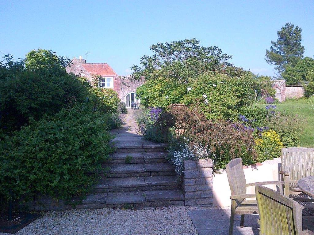 Coxley House Bed & Breakfast Уелс Екстериор снимка